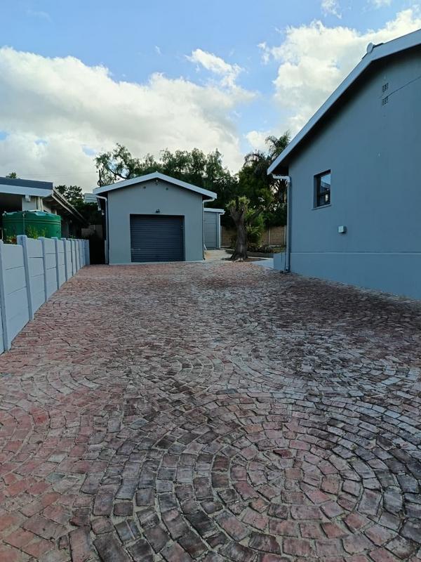 2 Bedroom Property for Sale in Albertinia Western Cape